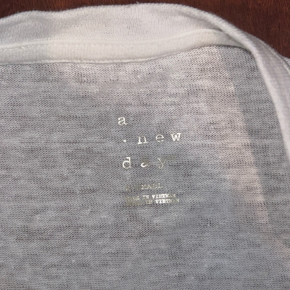 size extra small a new day white short sleeve tee with pocket - Picture 3 of 4